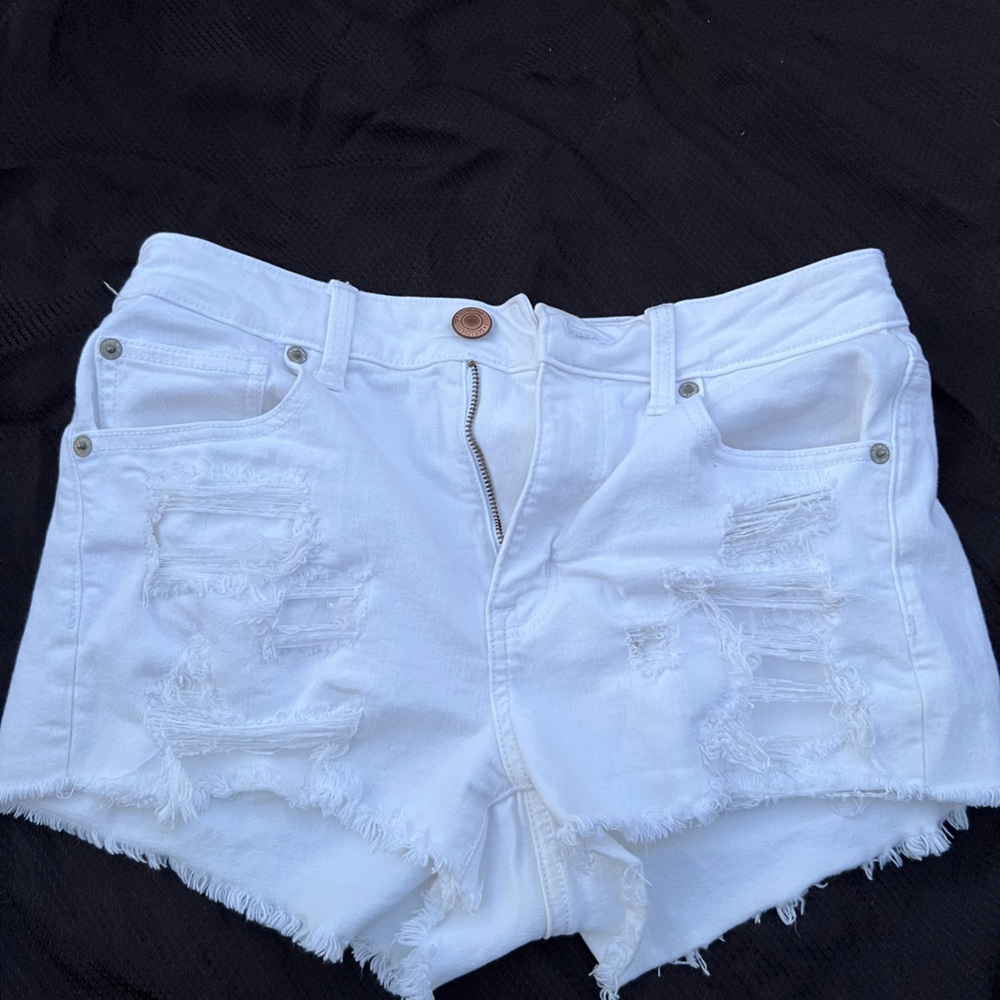 American Eagle White Distressed Denim shorts - Picture 3 of 3